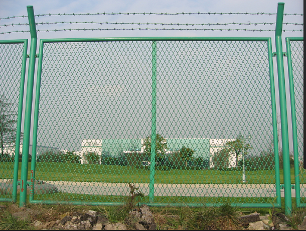 工業園鋼板網護欄