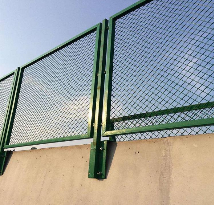 橋梁鋼板網護欄橋